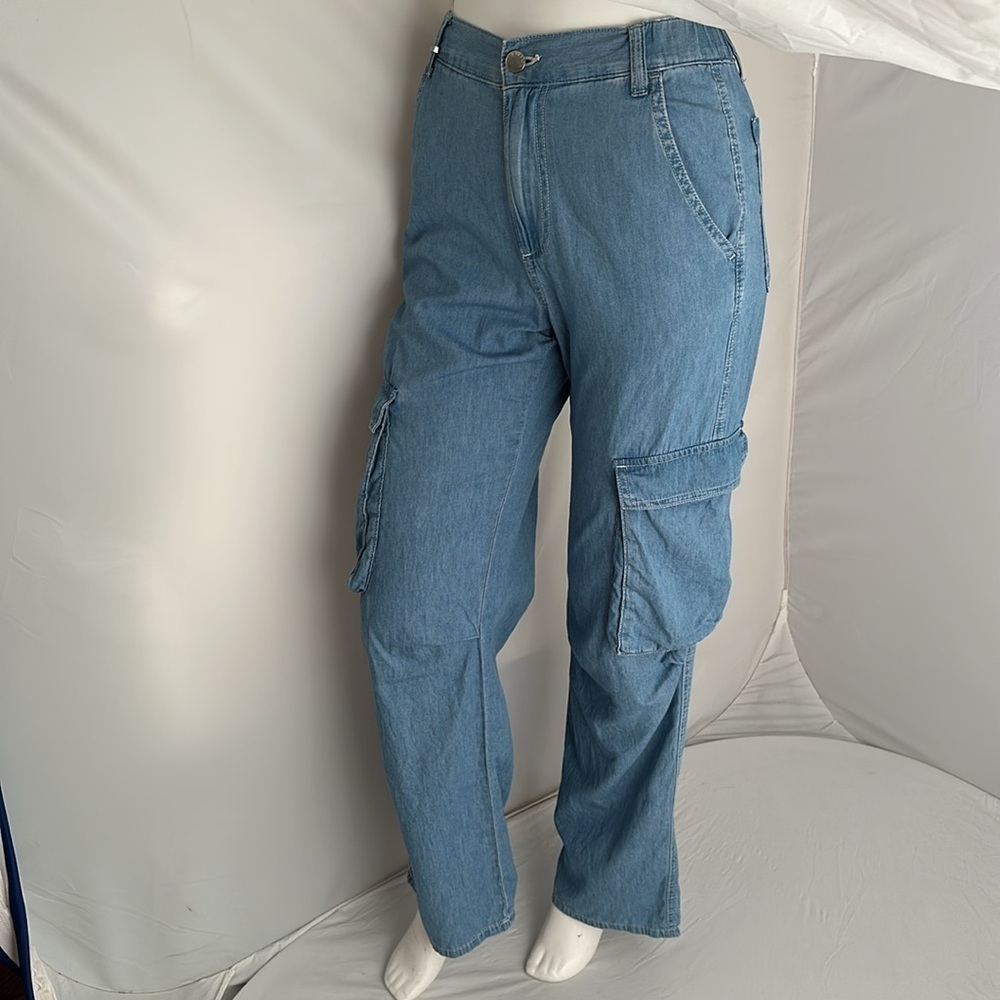 United Colors of Benetton light blue chambray high waisted cargo pants - Picture 3 of 15